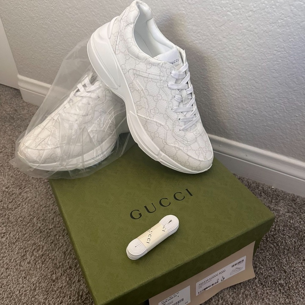 Gucci White Sneakers Luxurious Comfort Style - Picture 2 of 4